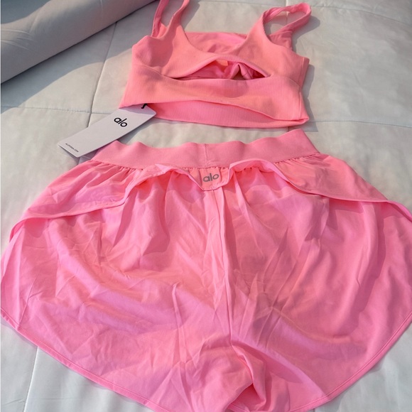 ALO Yoga Pink Women's Shorts - Picture 2 of 2